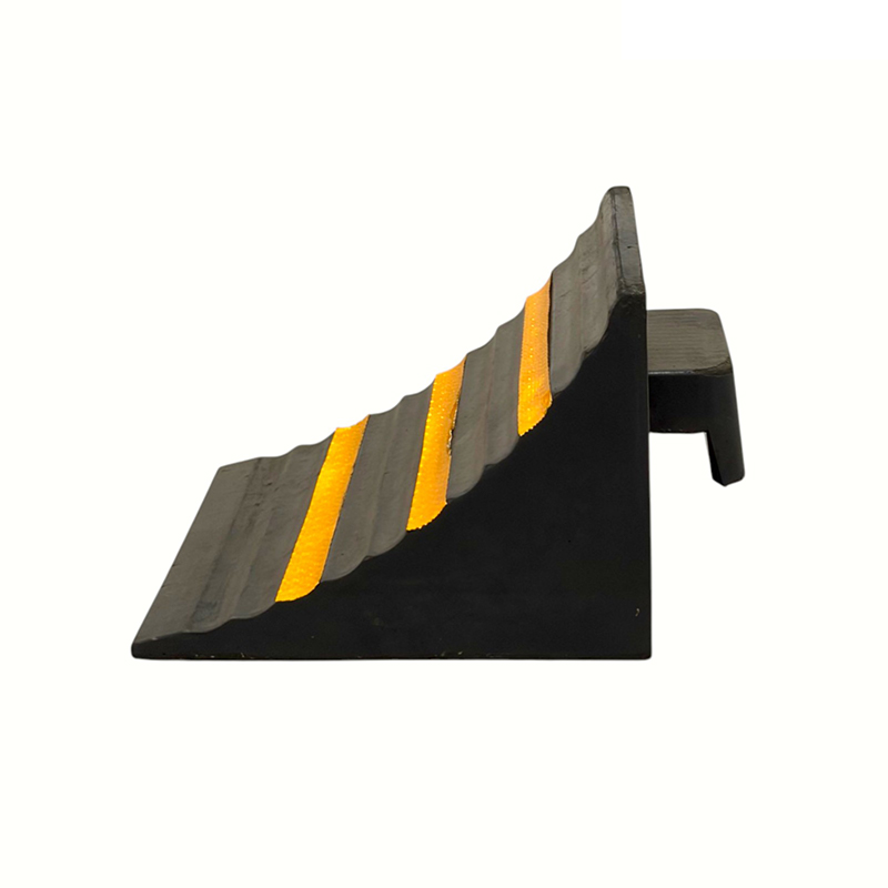 Hentian Roda Getah Anti-Slip Bertetulang Segi Tiga (dengan Pemegang Bersepadu) Hentian Roda Getah Anti-Slip Bertetulang Segi Tiga (dengan Pemegang Bersepadu)